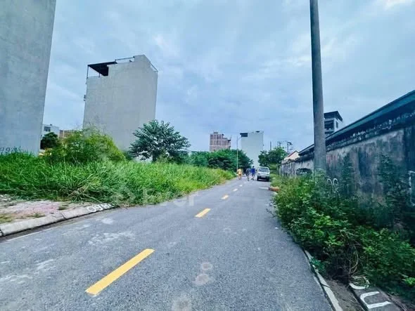 Bán đất TĐC Cây Đa- Diện tích: 74.59m2 ngang 5m- Đường rộng 9.5m cả vỉa hè, vị trí tuyến 2