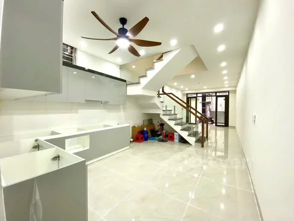 NHÀ THIÊN LÔI XÂY 4 TẦNG ĐỘC LẬP LÔ GÓC Ô TÔ VÀO NHÀ NGÕ 4M.