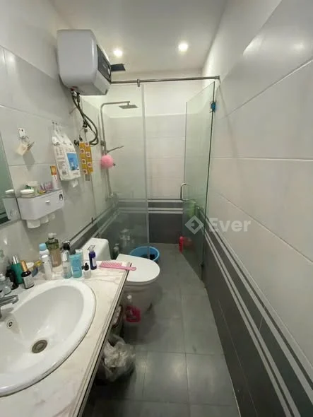 Nhà 3 tầng tại Quán Trữ chính chủ, giá tốt