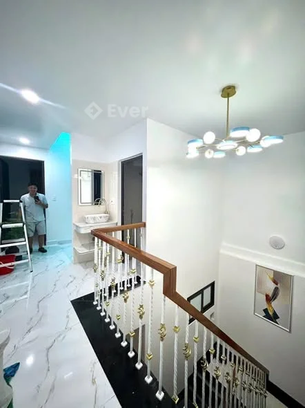 NHÀ HIẾM! 50m2 - 3 TẦNG, 4 PHÒNG NGỦ, SÂN CHUNG RỘNG - CHỢ HÀNG THÔNG HỒ SEN