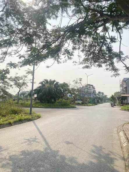 Bán lô Góc Anh Dũng 8 - Dương Kinh !Diện tích : 200m2