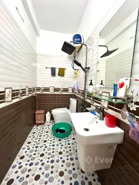 Em có căn nhà 4 tầng nở hậu, ô tô đỗ cửa, ngõ thông Phạm Tử Nghi và 250 Thiên Lôi