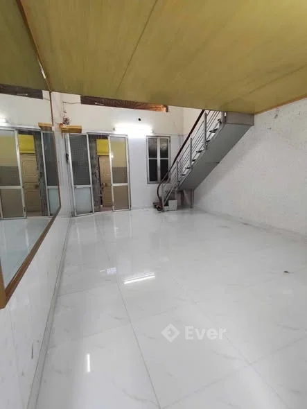 BÁN NHÀ NGÕ 81 PHẠM HỮU ĐIỀUĐiểm mạnh Đất đẹp vuông vắng diện tích lớn