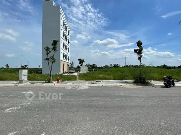 Lô góc xẻ khe TĐC 9.2Ha - Đồng Xá- Diện tích: 61.03m2 ngang 5m dài 12m