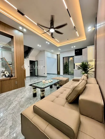 SIÊU SIÊU PHẨM 4 tầng tại 276 HỒ SEN thông Chợ hàng.