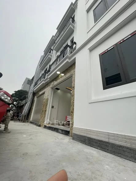 BÁN NHÀ NGÕ 338 ĐỒNG HOÀ - Goolden poinVị trí Cực Nông, Ngõ trước nhà 3m,ô tô đỗ cửa