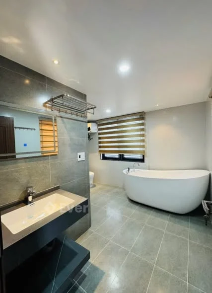 Siêu phẩm 3,5 tầng sân cổng riêng, mặt ngõ Ngô Gia Tự, ngay sau 1-2 nhà mặt đường. - DTMB 60m2 full