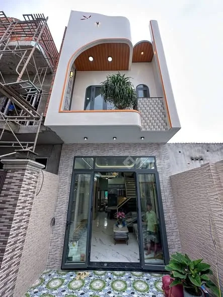 NHÀ TRỆT LẦU HẺM CÁCH BỜ HỒ BÚNG XÁNG 100M, KẾ BÊN QUÁN SỐ DZÁCH CÁCH ĐƯỜNG 3/2 TẦM 200M