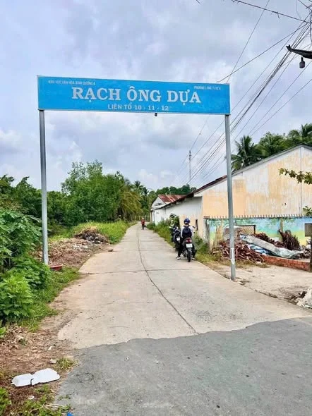 𝐂HỦ 𝐆ỬI.
BÁN NỀN THỔ CƯ - MẶT TIỀN RẠCH ÔNG DỰA - P. LONG TUYỀN. BÌNH THỦY. CẦN THƠ
Zá: 1 tỷ 490 t