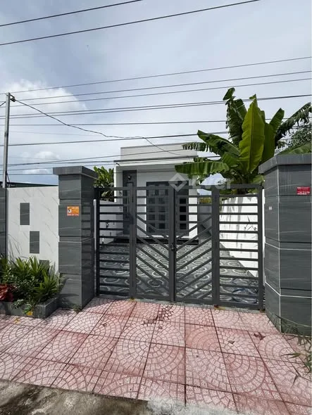 Giá : 1 tỷ 180 triệu Bán nhà sân vườn phường Vị Tân - Cần Thơ , gần bệnh viện Sản Nhi