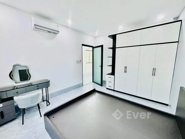 Giá mới : 1 tỷ 400 triệu. ( TL bán nhanh ) hổ trợ Bank.Bán Nhà Mới 100 % Trệt Gác lửng Hẻm Nhánh Tô