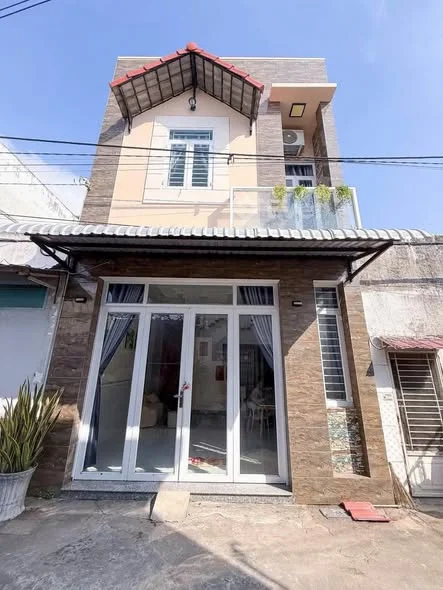 NHÀ LẦU MỚI ĐẸP GIÁ RẺ LỘ 4M GẦN CHỢ AN BÌNH HẺM TỔ 3 ĐƯỜNG 3/2 KẾ BÊN CHỢ AN BÌNH - TP. CẦN THƠ
- D - 2,18 tỷ - 40.3m²