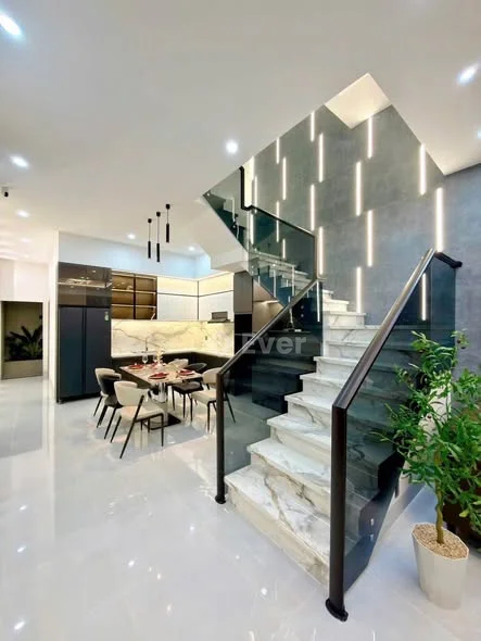 Chủ gửi 6 tỷ 300 triệu NHÀ 2 LẦU HIỆN ĐẠI MỚI HOÀN THIỆN