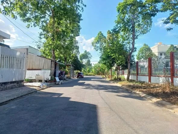 Bán nhanh nền đẹp 100m2 giá tốt nhất khuĐịa chỉ: Đường D8, KDC Thiên Lộc