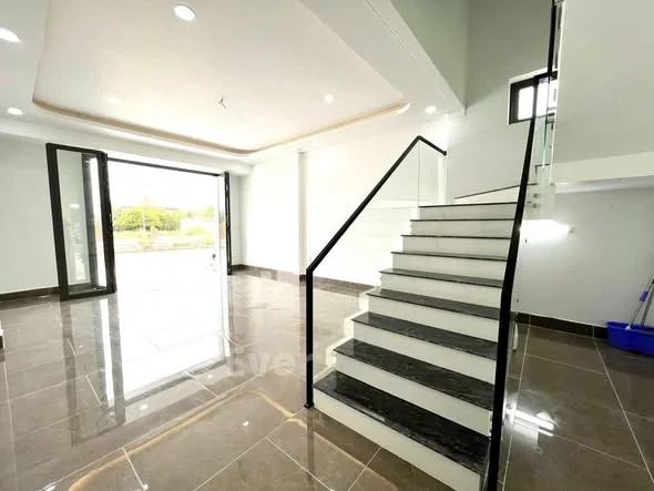 NHẬN CHÍNH CHỦ NHÀ MỚI 100% 2 MẶT TIỀN KHU MINH LINH ( P.5 ) PHƯỜNG THANH ĐỨC T. VĨNH LONG