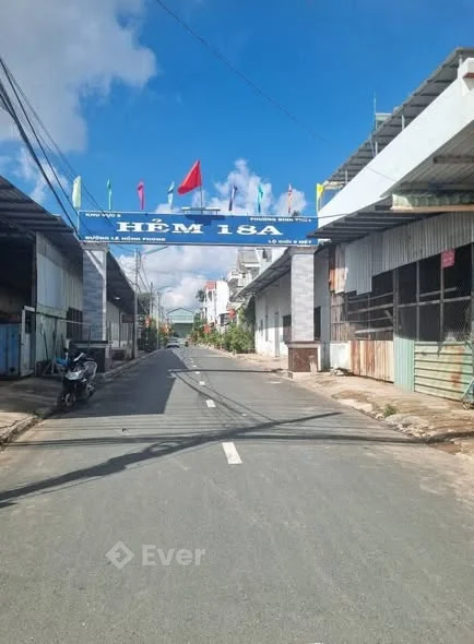 - Ket tiền Bán gấp nền thổ cư, chính chů, ko qh ,cấp gpxd chính, ko qua môi giới nha,giá 2 tÿ 50.