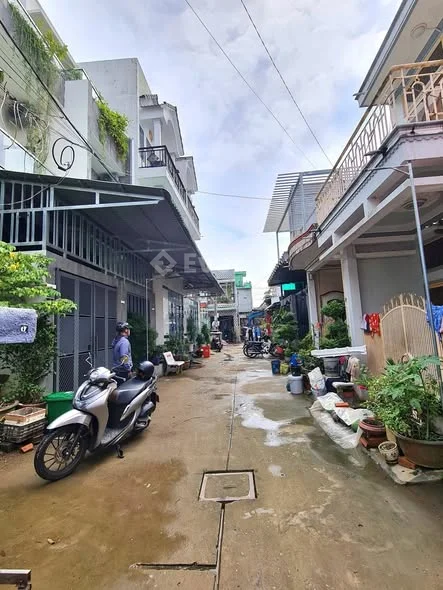 BÁN NỀN THỔ CƯ TẶNG NHÀ CŨ,Hẻm 105 Trần Quang DiệuThông 115 CMT8 - 1,15 tỷ - 36m²