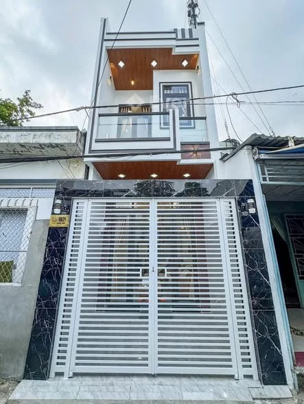 𝐍𝐇𝐀̀ 𝐓𝐑𝐄̣̂𝐓 𝐋𝐀̂̀𝐔 𝐇𝐄̉𝐌 𝟏𝟑𝟖 𝐓𝐑𝐀̂̀𝐍 𝐇𝐔̛𝐍𝐆 Đ𝐀̣𝐎 - 𝐆𝐀̂̀𝐍 Đ𝐀̣𝐈 𝐇𝐎̣𝐂 CẦN THƠ