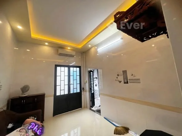 NHÀ ĐẸP - HOÀN CÔNG - GIÁ RẺ Kế ST Vincom - Hùng Vương