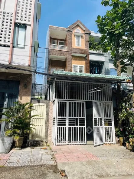 NHÀ CHO THUÊ - CÔNG TY 8*giá: 8 triệu/tháng CHO THUÊ NHÀ TRỆT LỬNG LẦU MỚI ĐẸP - SẴN MÁY LẠNH