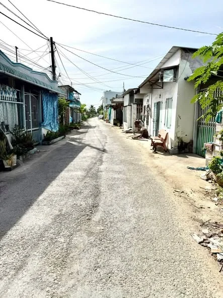 Nền đường cặp sông cái răng bé cái răng 6,5m !Cách cầu bà đóng tầm 150m !