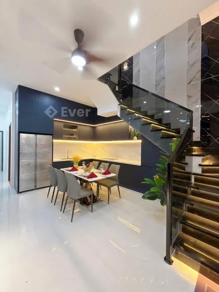 NHÀ 1 TRỆT 2 LẦU MỚI TUYỆT ĐẸP - FULL NỘI THẤT CAO CẤP - Đường D4 KDC Hồng Loan