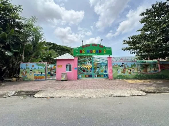 Hàng hiếm , Vị trí ngang trường mẫu giáo **NỀN ĐẸP KHÔNG VƯỚNG ĐƯỜNG SỐ 54 KDC 586 - P. HƯNG PHÚ