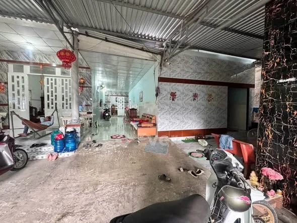 Chủ Định Cư Nước Ngoài Cần Ra Gấp 2 Căn Nhà Lộ NhựaThuộc: Ngãi Tứ - Tam Bình