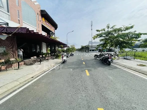 7xxtr Nền vị trí đẹp sau lưng caffe Ngọc Wang khu Cát Tường 1