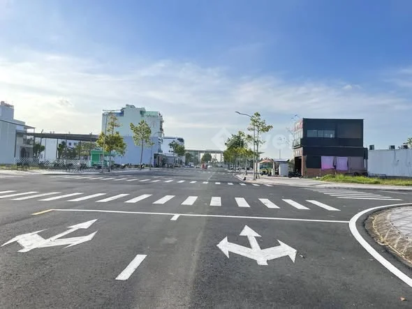 7xxtr Nền vị trí đẹp sau lưng caffe Ngọc Wang khu Cát Tường 1