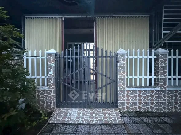 . Ông Anh CẦN BÁN 01 CĂN NHÀ Cấp 4 Rất Mới Vào Ở Liền; đường Nguyễn Công Hoan