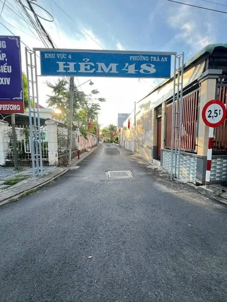 CẦN BÁN NHÀ LỆCH TẦNG XÂY MỚI 100% HẺM 48 ĐƯỜNG HUỲNH PHAN HỘ ( SAU LƯNG ỦY BAN TRÀ AN CỦ ) THÀNH PH