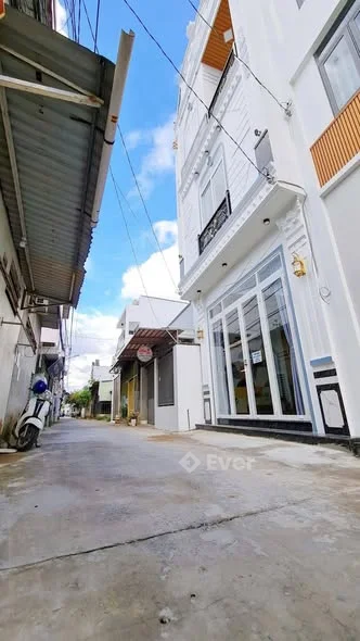 Nhà mới đẹp 2 lầu hoàn công, gần ĐH Y Dược & ĐH CT, Cần Thơ