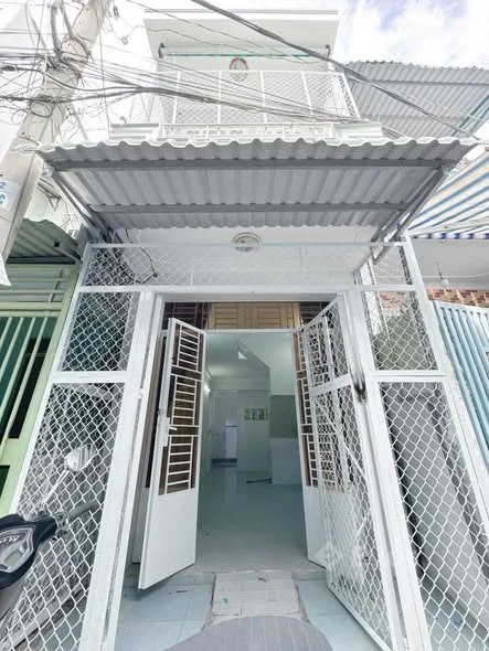 NHÀ LẦU ĐÚC - KẾ CẦU QUANG TRUNGVỊ TRÍ RẤT ĐẸP & KV RẤT AN NINH