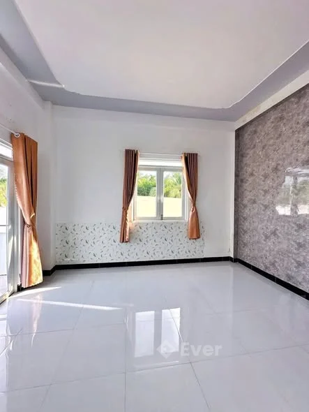 nhà bán: 2tỷ 370 (thương lượng) Nhà trệt 2 lầu, hẻm 115 đường cách mạng tháng 8, Bình Thuỷ, Cần Thơ