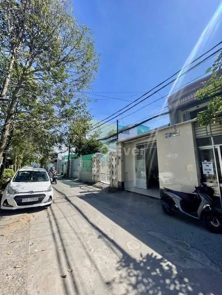 hàng kín…. Giá chỉ: 3tỷ xxx Nhà trệt lầu xe ô tô đậu trong nhà được - Hẻm 38 đường 3/2 kế bên chợ da