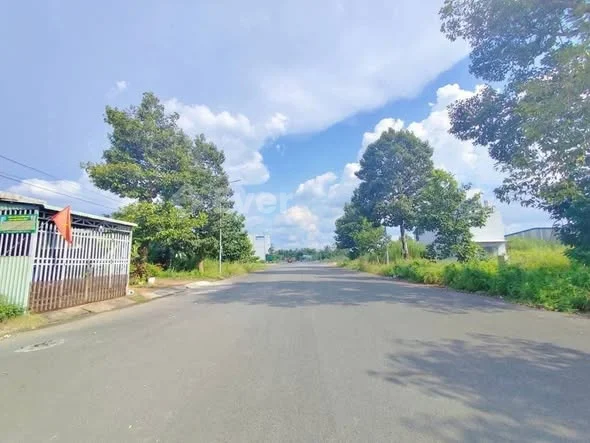 Nền 100m² Giá Tốt - Mặt Tiền Lộ Lớn 28m - Đường A4 - KDC Tân Phú - P. Hưng Phú