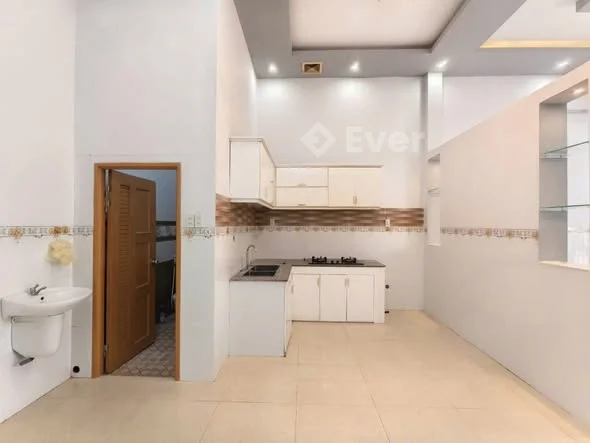 Nhà bán: 1tỷ 490 (thương lượng)Nhà rộng 2 phòng ngủ, khu dân cư Sơn Thuỷ, đường Nguyễn Văn Linh