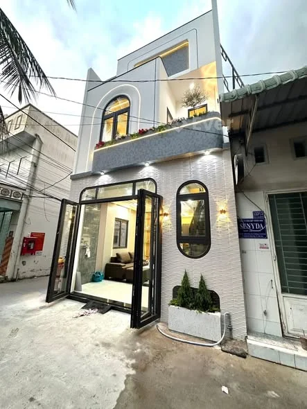 BÁN NHÀ TRỆT LẦU GÓC 2 MẶT TIỀN HẺM 694 ĐƯỜNG 3/2