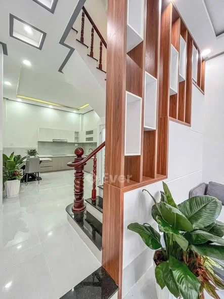 nhà bán: 4tỷ 150 (thương lượng)Nhà trệt 2 lầu kế bên trường đại học y dược và chợ An Khánh