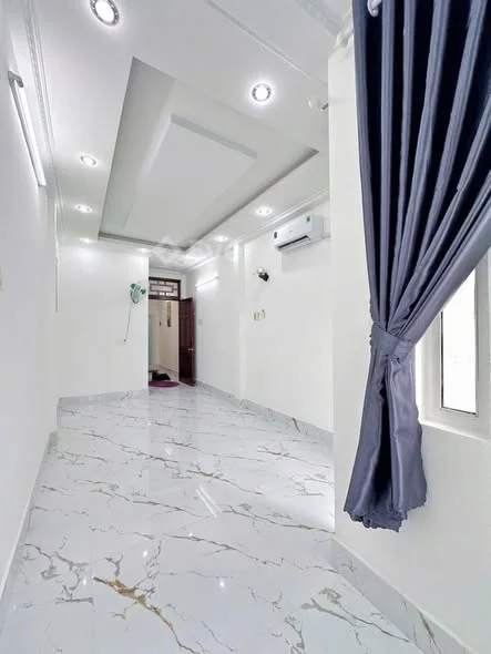 BÁN NHÀ: 2 tỷ 850 NHÀ ĐẸP - 2 LẦU ĐÚC - NẰM GẦN - ĐHCT