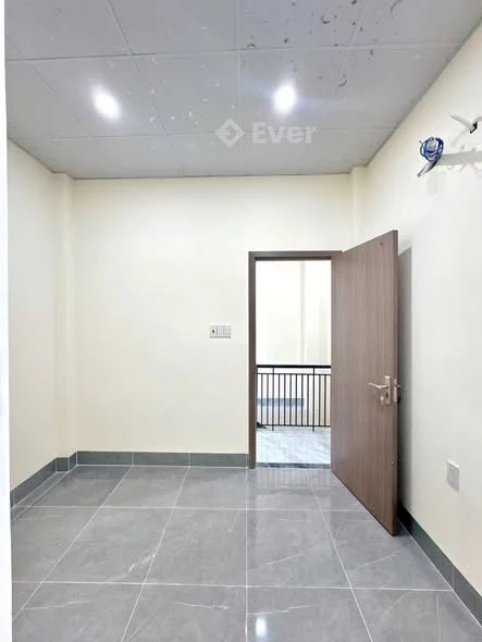 Nhà bán: 1tỷ 630 (thương lượng) Nhà trệt lầu 2 phòng ngủ - Tổ 1 đường Nguyễn Văn Linh, Bình Thuỷ, Cầ