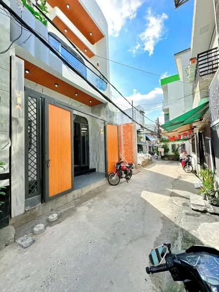 NHÀ LẦU MỚI XÂY. 3 PHÒNG NGỦ, FULL NỘI THẤT CAO CẤP. HẺM 182 TRẦN HƯNG ĐẠO - NINH KIỀU - TP CẦN THƠ