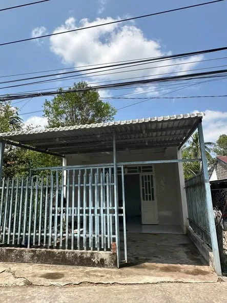 Bán nhà cấp 4 với diện tích 100m2 (Full thổ cư) dọn vào ở ngay thuộc phường Hưng Phú, TP Cần Thơ