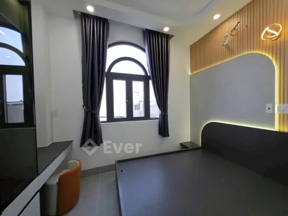 NHÀ TRỆT LẦU XÂY MỚI FULL NỘI THẤT - HẺM 311 NGUYỄN VĂN CỪ - NGANG TRƯỜNG ĐẠI HỌC KỸ THUẬT CÔNG NGHỆ