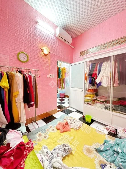 - Giá: 1 tỉ 990 triệu- Nhà lầu mới đẹp - Vị trí đẹp - trục chính H.178 XVNT- DT: 33m2