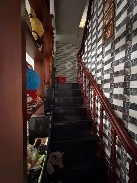 Nhà Đồng Ngọc SứTặng 4 máy lạnh , 1 tủ lạnh , 1 máy giặt , 1 bộ ghế sofa