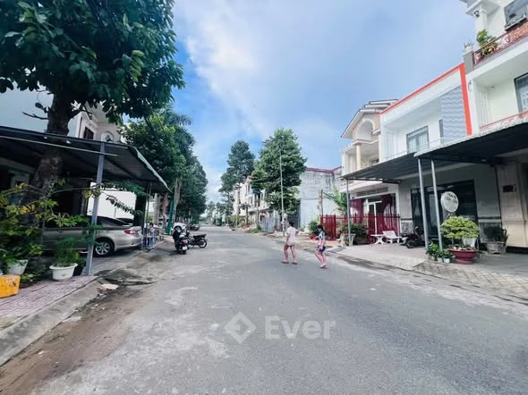 Bán nền đường số 10 (số 2 cũ) khu Nông Thổ Sản dt 5x24________Giá 3.3 tỷ