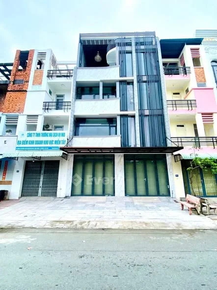 CHO THUÊ NHÀ TRỆT 3 LẦU ĐẸP - MỚI 100% - CÓ THANG MÁY VÀ NỘI THẤT - KDC CTY8 - CÁI RĂNG - CẦN THƠ