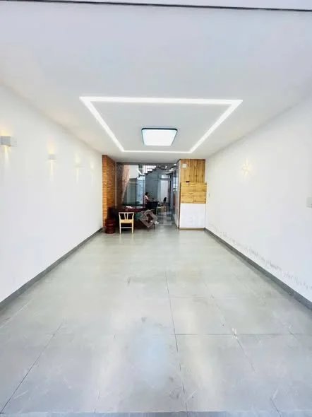 Nhà lầu mới đẹp KDC 586 Giá thuê : 8.5 triệu/ tháng